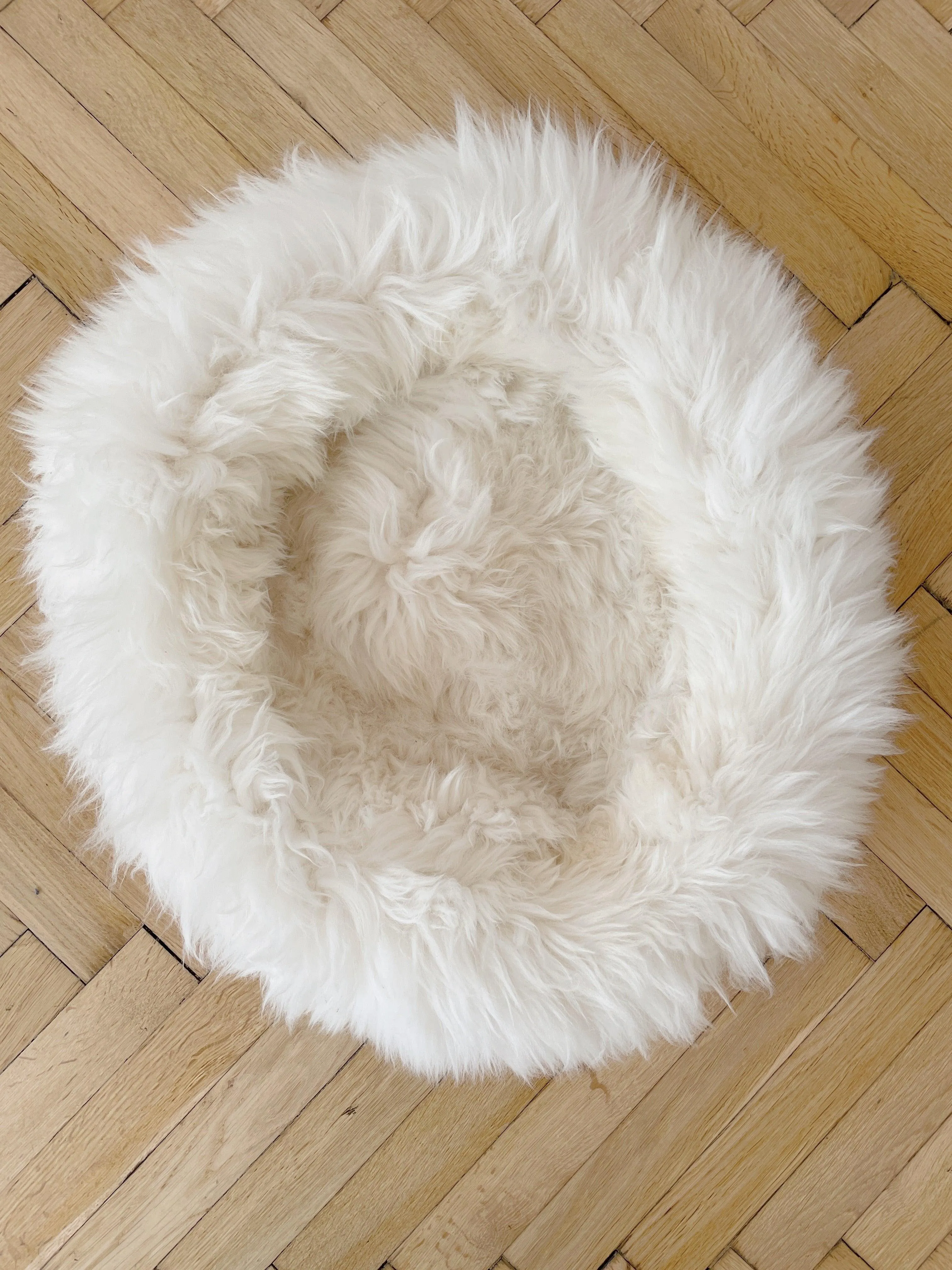 Round Natural Sheepskin Pet Bed - White